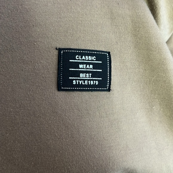 Two Color fashion T-shirt - Picture 2 of 2